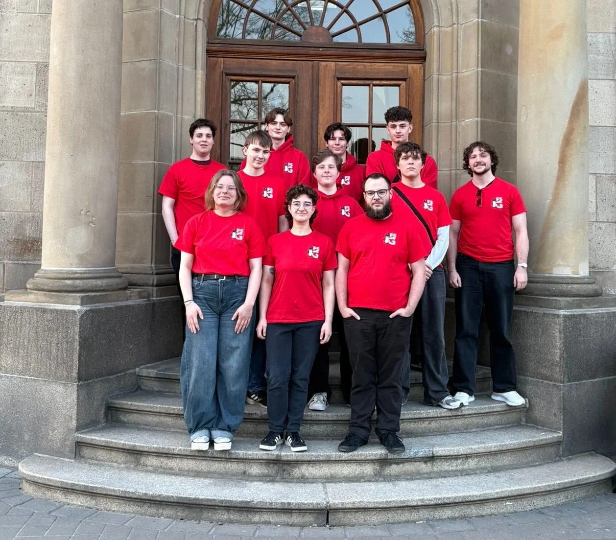 gruppenbild2.webp